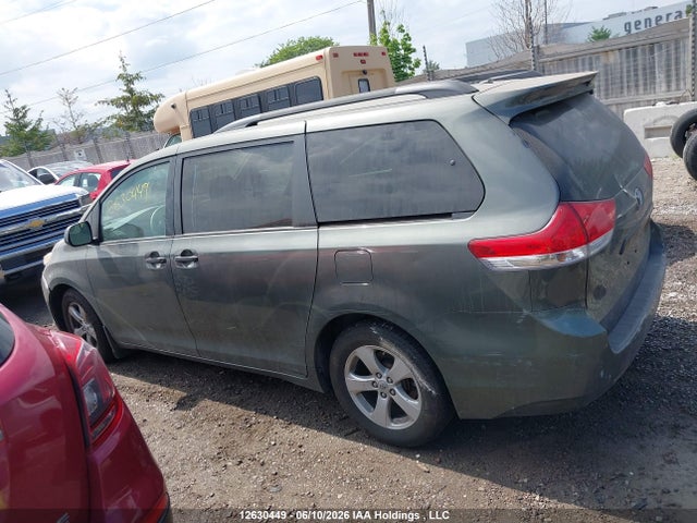 2012 Toyota Sienna მანქანა იყიდება აუქციონზე, vin: 5TDZK3DC8CS194799, აუქციონის ნომერი: 12630449