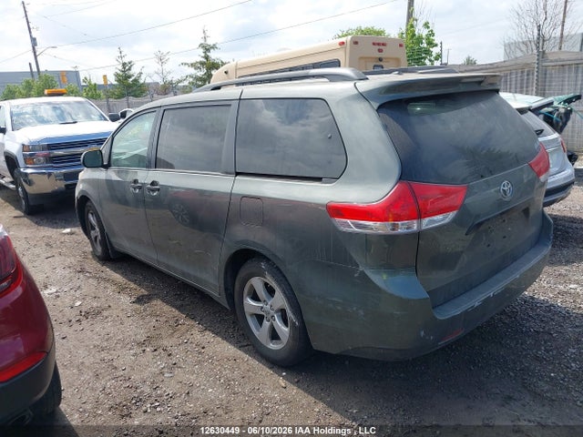 2012 Toyota Sienna მანქანა იყიდება აუქციონზე, vin: 5TDZK3DC8CS194799, აუქციონის ნომერი: 12630449