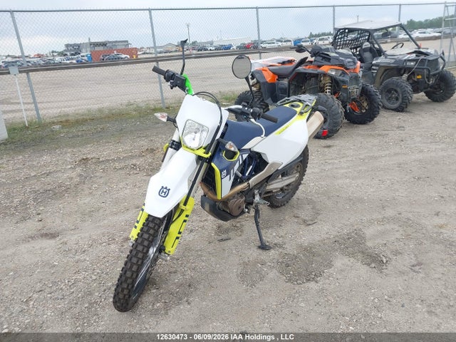Husqvarna 701 Enduro 2023 VBKUEV402PM742637 Image 2