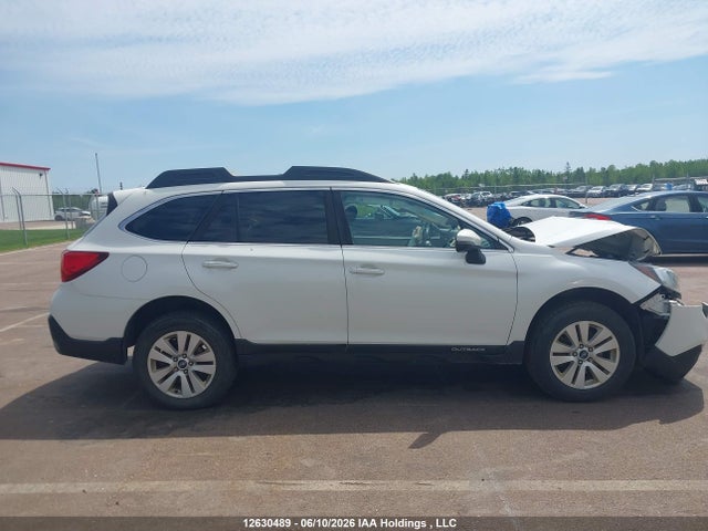 Subaru Outback 2.5i Premium 2018 4S4BSDDC2J3343855 Image 13