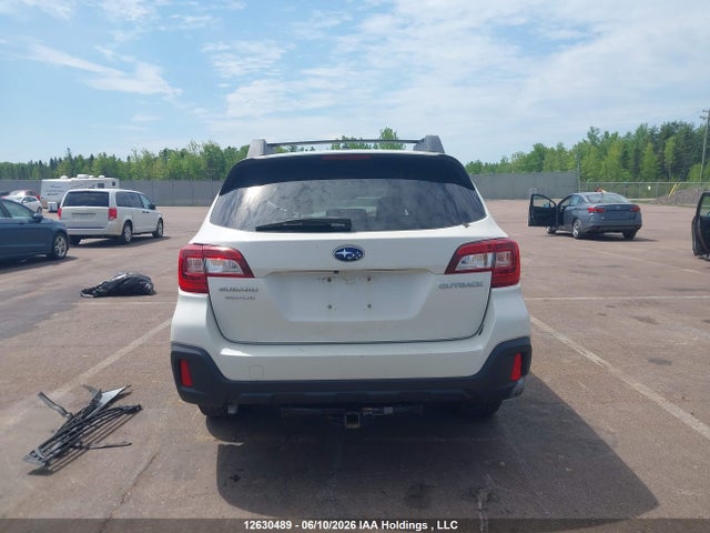 Subaru Outback 2.5i Premium 2018 4S4BSDDC2J3343855 Image 16