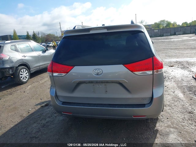 2011 Toyota Sienna Le V6 მანქანა იყიდება აუქციონზე, vin: 5TDKK3DC1BS134296, აუქციონის ნომერი: 12613136