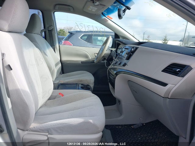 2011 Toyota Sienna Le V6 მანქანა იყიდება აუქციონზე, vin: 5TDKK3DC1BS134296, აუქციონის ნომერი: 12613136
