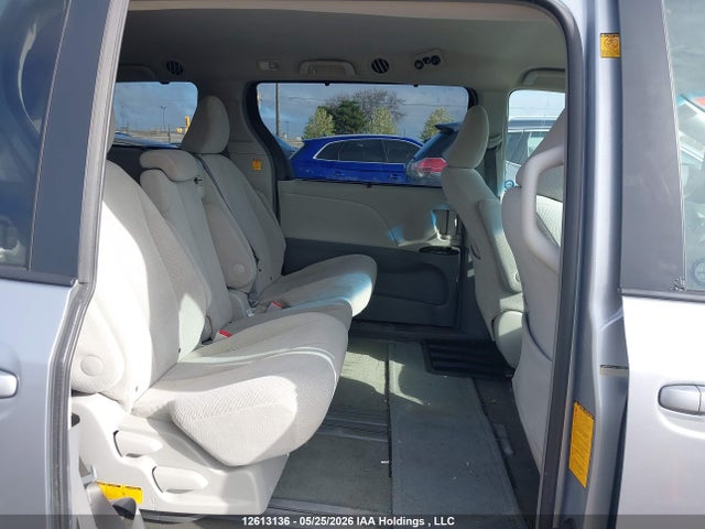 2011 Toyota Sienna Le V6 მანქანა იყიდება აუქციონზე, vin: 5TDKK3DC1BS134296, აუქციონის ნომერი: 12613136