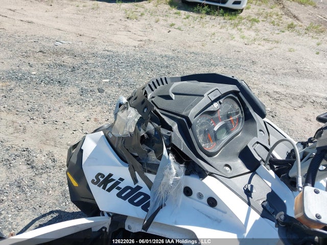 2BPSETJA2JV000406 Skidoo Skidoo