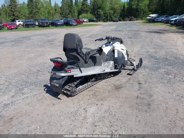 2BPSETJA2JV000406 Skidoo Skidoo