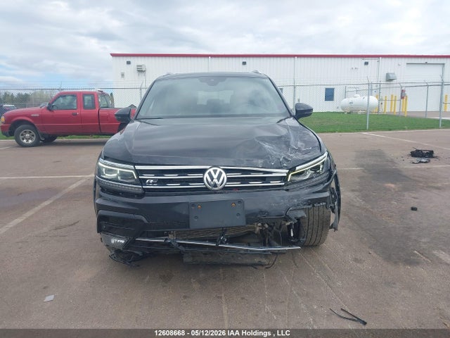 Продажа на аукционе авто 2018 Volkswagen Tiguan Highline, vin: 3VV4B7AX0JM146933, номер лота: 12608668