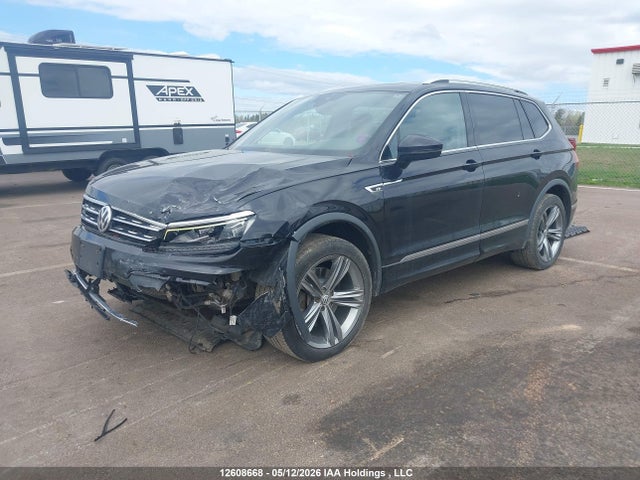 Продажа на аукционе авто 2018 Volkswagen Tiguan Highline, vin: 3VV4B7AX0JM146933, номер лота: 12608668