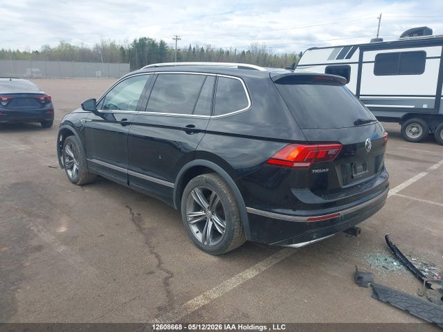 Продажа на аукционе авто 2018 Volkswagen Tiguan Highline, vin: 3VV4B7AX0JM146933, номер лота: 12608668