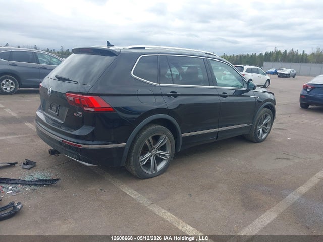 Продажа на аукционе авто 2018 Volkswagen Tiguan Highline, vin: 3VV4B7AX0JM146933, номер лота: 12608668