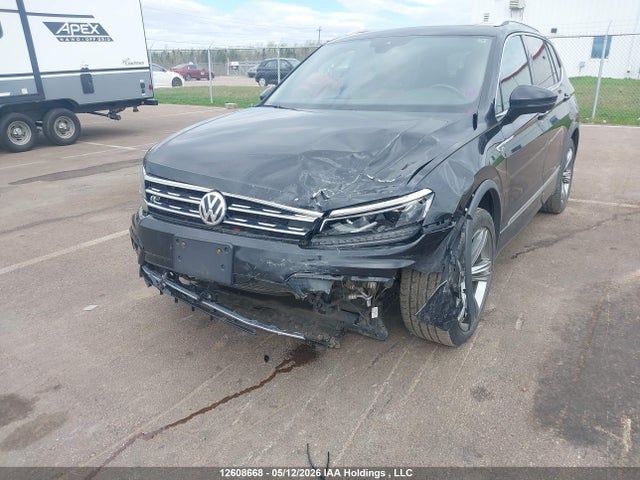 Продажа на аукционе авто 2018 Volkswagen Tiguan Highline, vin: 3VV4B7AX0JM146933, номер лота: 12608668