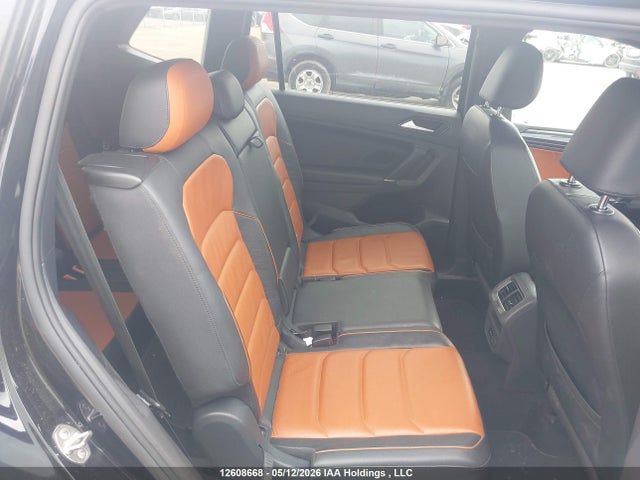Продажа на аукционе авто 2018 Volkswagen Tiguan Highline, vin: 3VV4B7AX0JM146933, номер лота: 12608668