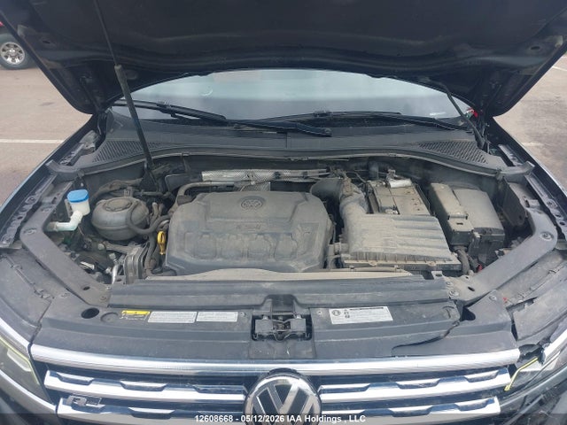 Продажа на аукционе авто 2018 Volkswagen Tiguan Highline, vin: 3VV4B7AX0JM146933, номер лота: 12608668