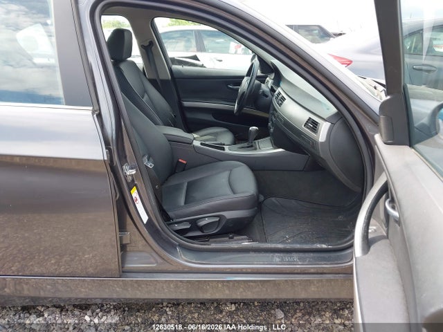 2006 Bmw 325 I მანქანა იყიდება აუქციონზე, vin: WBAVB13536KR66656, აუქციონის ნომერი: 12630518