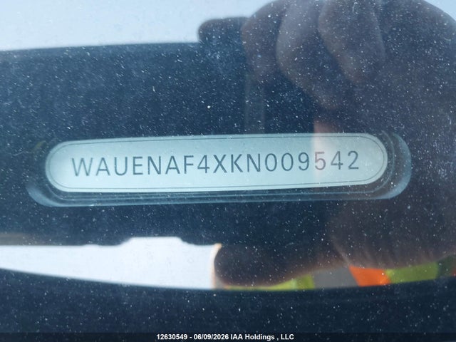 WAUENAF4XKN009542 Audi A4 Premium Plus