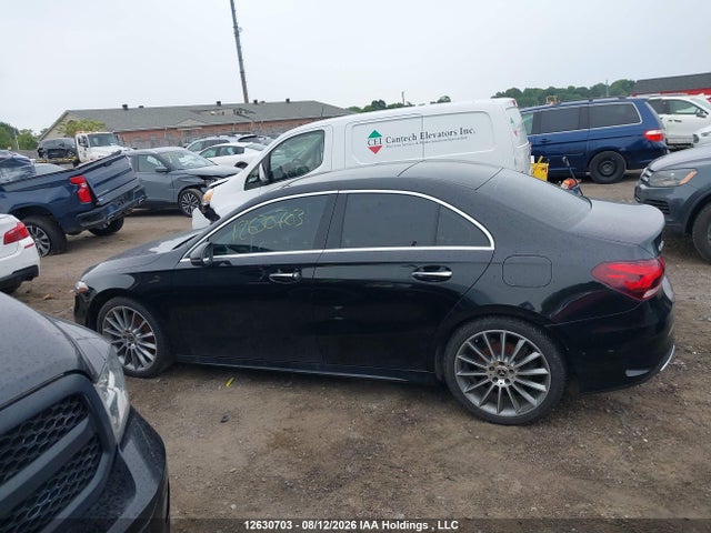 W1K3G4FB3LW043845 Mercedes-Benz A 220 4matic