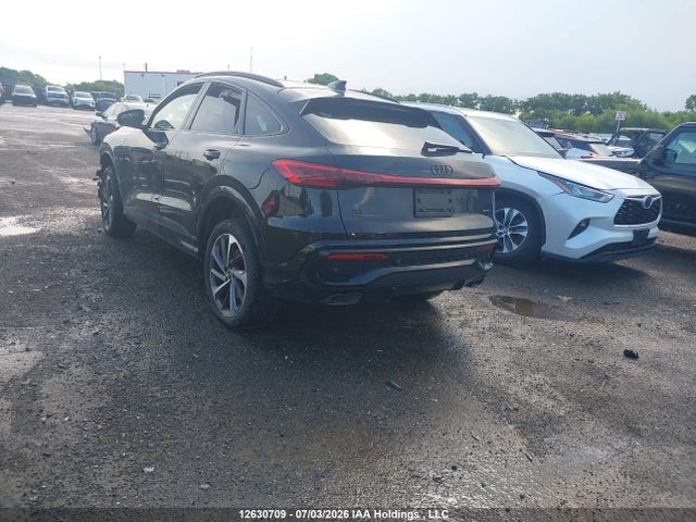 Audi Q5 2025 WA1EAAGUXS2042632 Image 3