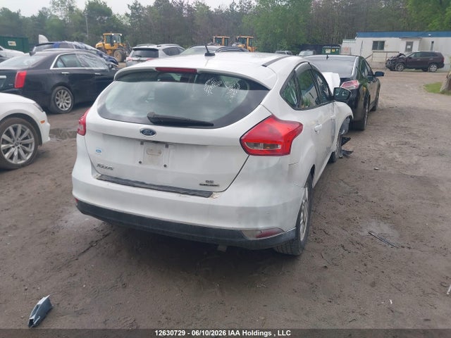 Ford FOCUS SE 2015 1FADP3K22FL352507 Image 17