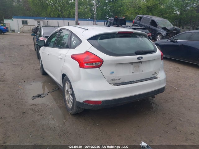 Ford FOCUS SE 2015 1FADP3K22FL352507 Image 3