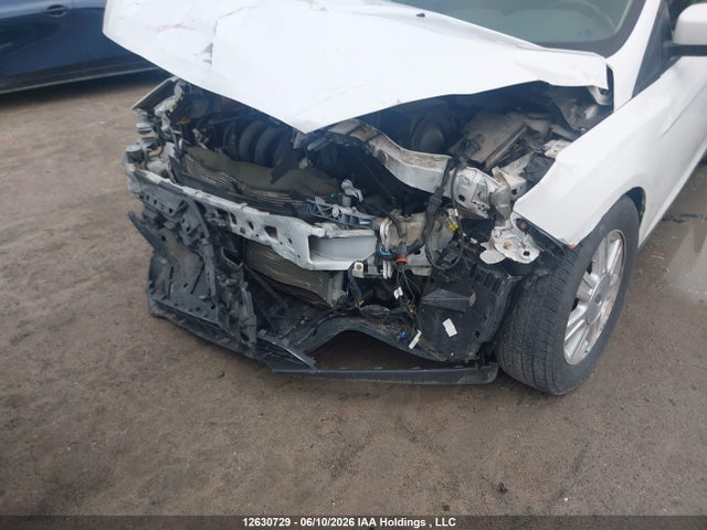 Ford FOCUS SE 2015 1FADP3K22FL352507 Image 6