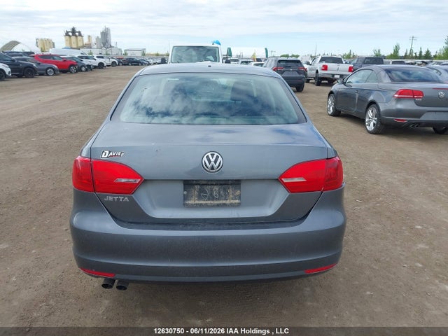 12630750 :رقم المزاد ، 3VW2K7AJ0EM217696 vin ، 2014 Volkswagen Jetta 2.0l Trendline+ مزاد بيع