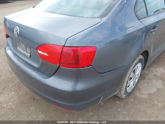 12630750 :رقم المزاد ، 3VW2K7AJ0EM217696 vin ، 2014 Volkswagen Jetta 2.0l Trendline+ مزاد بيع
