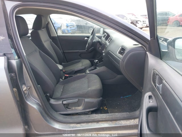 12630750 :رقم المزاد ، 3VW2K7AJ0EM217696 vin ، 2014 Volkswagen Jetta 2.0l Trendline+ مزاد بيع