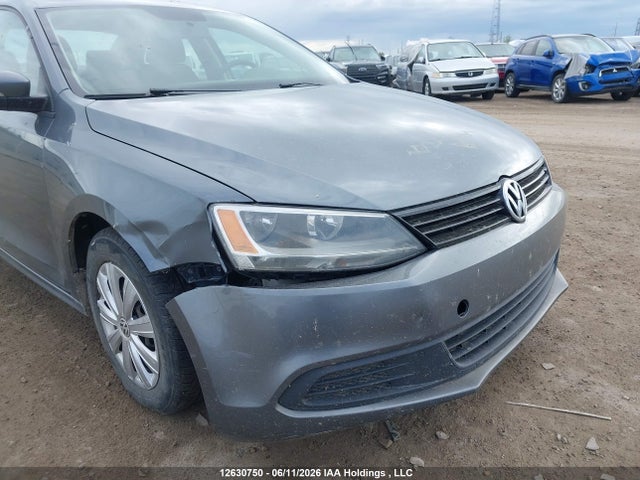 12630750 :رقم المزاد ، 3VW2K7AJ0EM217696 vin ، 2014 Volkswagen Jetta 2.0l Trendline+ مزاد بيع