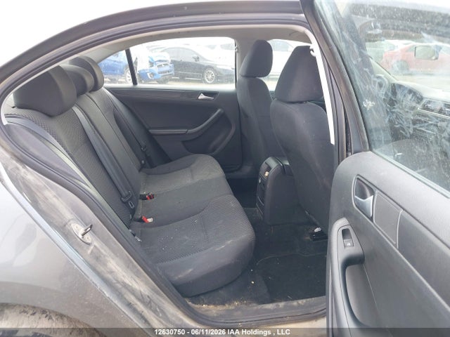12630750 :رقم المزاد ، 3VW2K7AJ0EM217696 vin ، 2014 Volkswagen Jetta 2.0l Trendline+ مزاد بيع