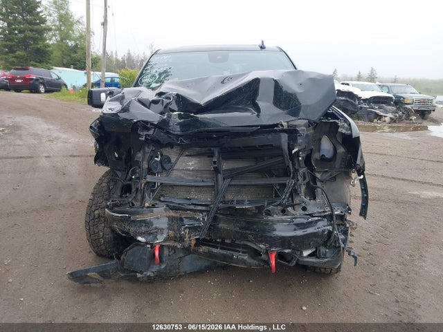 1GTPUEEL9NZ643551 GMC Sierra 1500 At4