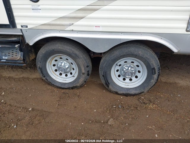 12630832 :رقم المزاد ، 5ZT2CAX8XFT006679 vin ، 2015 Coachmen Catalina مزاد بيع