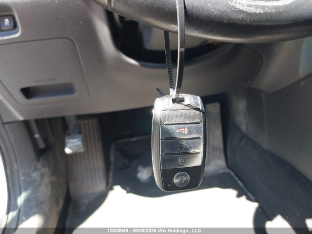 Продажа на аукционе авто 2017 Kia Optima Lx, vin: 5XXGT4L31HG142371, номер лота: 12630949
