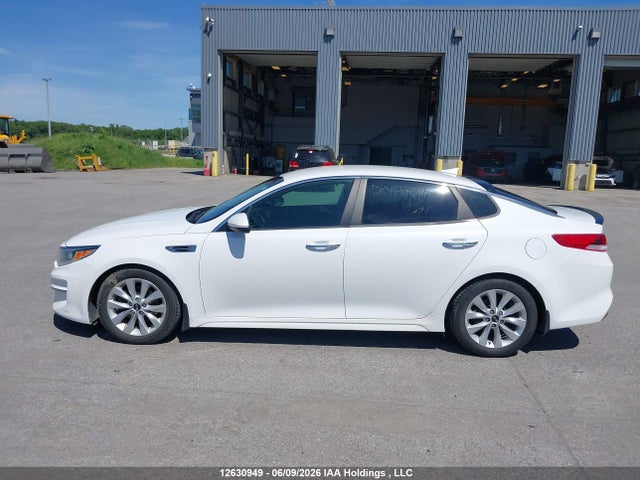 Продажа на аукционе авто 2017 Kia Optima Lx, vin: 5XXGT4L31HG142371, номер лота: 12630949