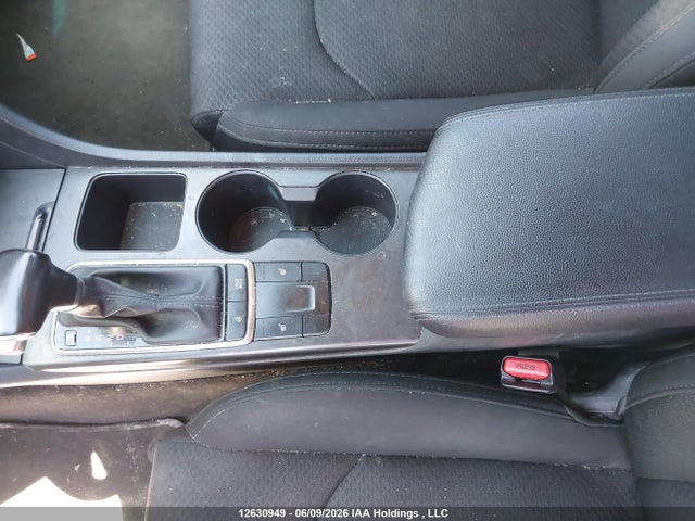 Продажа на аукционе авто 2017 Kia Optima Lx, vin: 5XXGT4L31HG142371, номер лота: 12630949