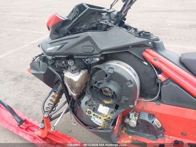 Lynx Snowmobile 2022 YH2LLGNB0NR000363 Image 10