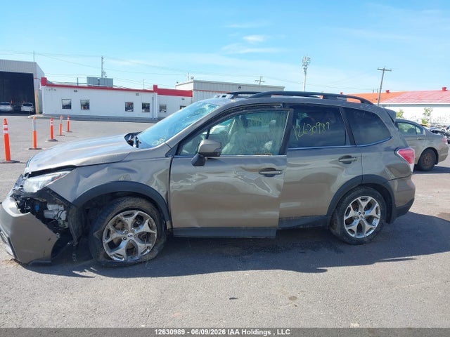 12630989 :رقم المزاد ، JF2SJESC6JH406234 vin ، 2018 Subaru Forester 2.5i Touring مزاد بيع