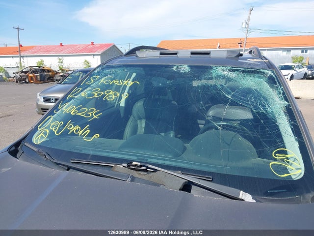 12630989 :رقم المزاد ، JF2SJESC6JH406234 vin ، 2018 Subaru Forester 2.5i Touring مزاد بيع