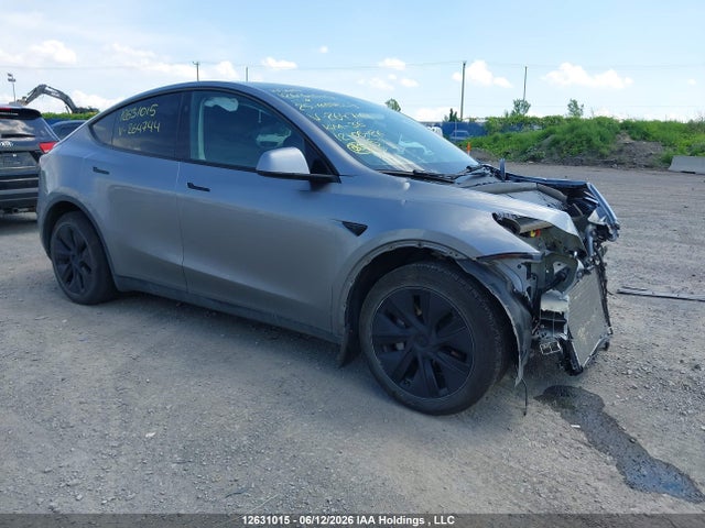 Продаж на аукціоні авто 2025 Tesla Model Y Long Range, vin: 7SAYGDEE4SF264744, номер лоту: 12631015