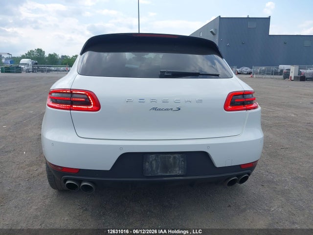 Porsche MACAN S 2018 WP1AB2A56JLB35597 Image 17