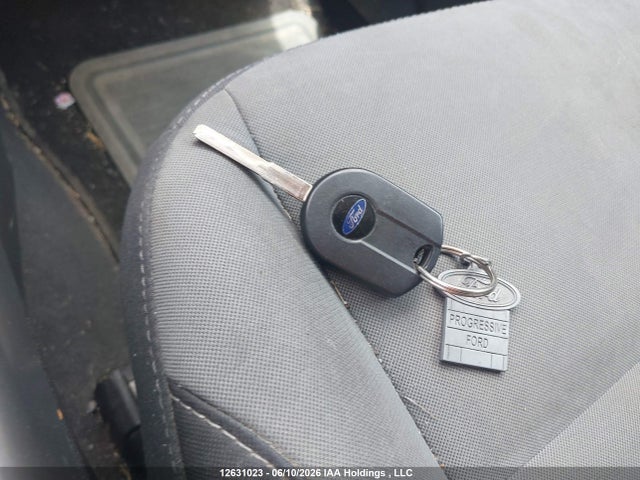 1FMCU0GX2EUA16524 Ford Escape