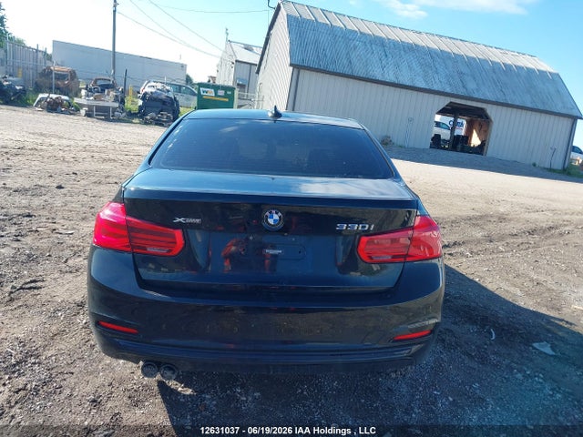 BMW 330i Xdrive 2018 WBA8D9C57JEB35631 Image 15