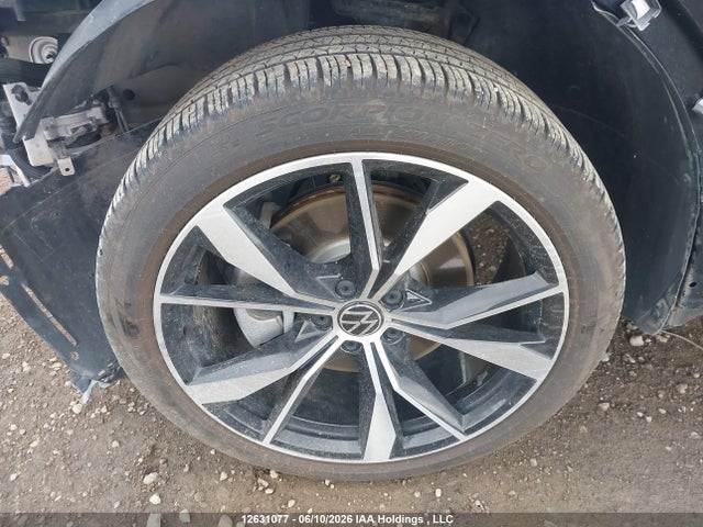 3VV4B7AX6NM132962 Volkswagen Tiguan Highline R-line