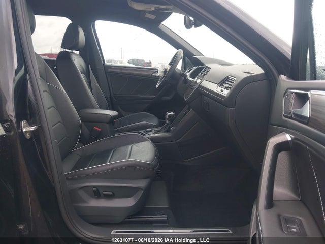 3VV4B7AX6NM132962 Volkswagen Tiguan Highline R-line