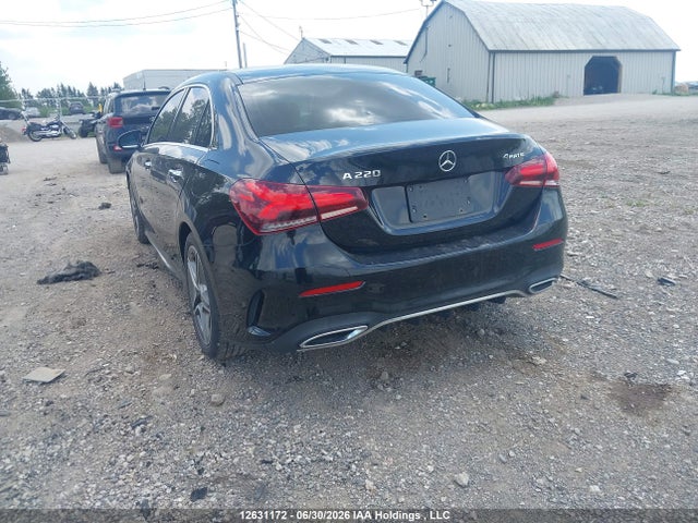 W1K3G4FB5MJ299371 Mercedes-Benz A 220 4matic