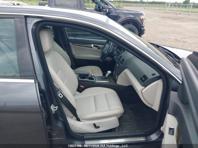 2010 Mercedes-benz C-class მანქანა იყიდება აუქციონზე, vin: WDDGF8FB0AF375962, აუქციონის ნომერი: 12631186
