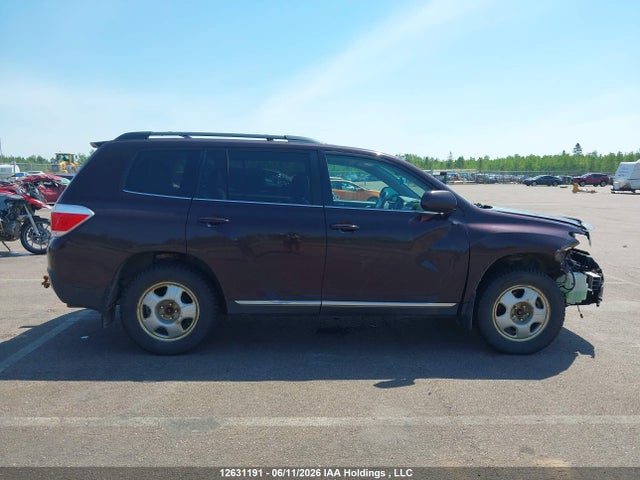 2013 Toyota Highlander V6 მანქანა იყიდება აუქციონზე, vin: 5TDBK3EH4DS195848, აუქციონის ნომერი: 12631191