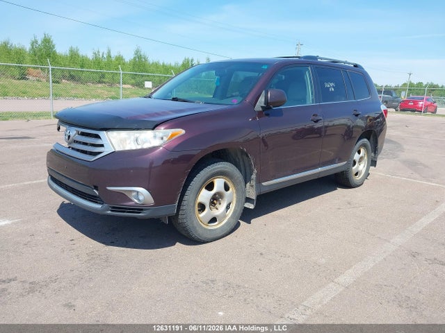 2013 Toyota Highlander V6 მანქანა იყიდება აუქციონზე, vin: 5TDBK3EH4DS195848, აუქციონის ნომერი: 12631191
