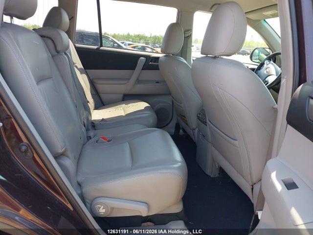 2013 Toyota Highlander V6 მანქანა იყიდება აუქციონზე, vin: 5TDBK3EH4DS195848, აუქციონის ნომერი: 12631191