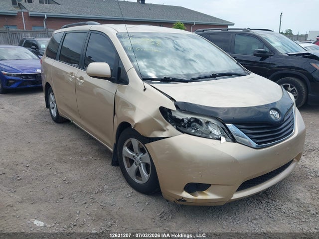 12631207 :رقم المزاد ، 5TDKK3DC2BS020128 vin ، 2011 Toyota Sienna Le 8 Passenger مزاد بيع