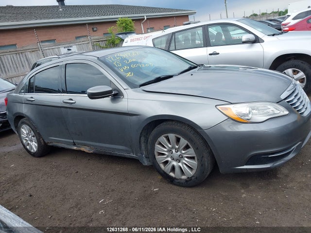 2013 Chrysler 200 მანქანა იყიდება აუქციონზე, vin: 1C3CCBAB8DN609205, აუქციონის ნომერი: 12631268